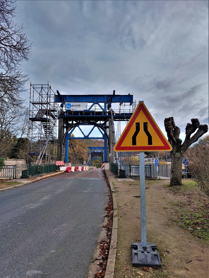 Pont Suspendu a Bonneuil-Matours