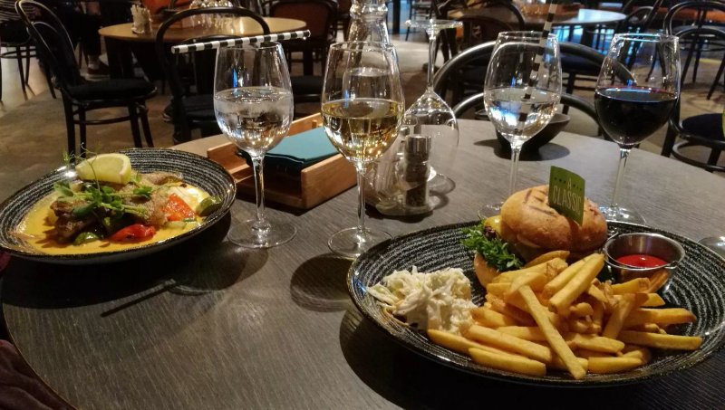 Restaurant Bord