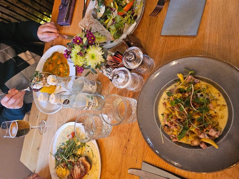Five Houses Farm Shop & Kitchen