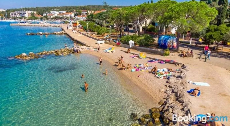 Apartments Mirjana With Sea View