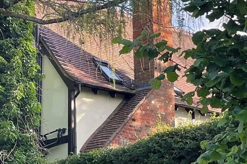 Classic Chilterns Cottage in lovely countryside