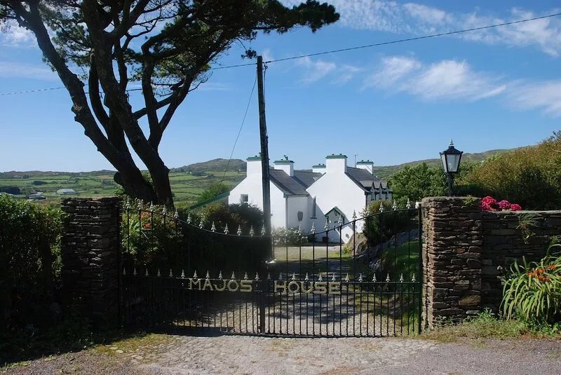 beautiful holiday resort at the south-west coast of Ireland, with swimming-pond,