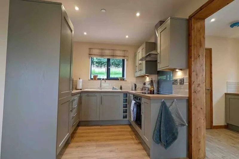 Unique 3 bed cabin with hot tub on Welsh border.