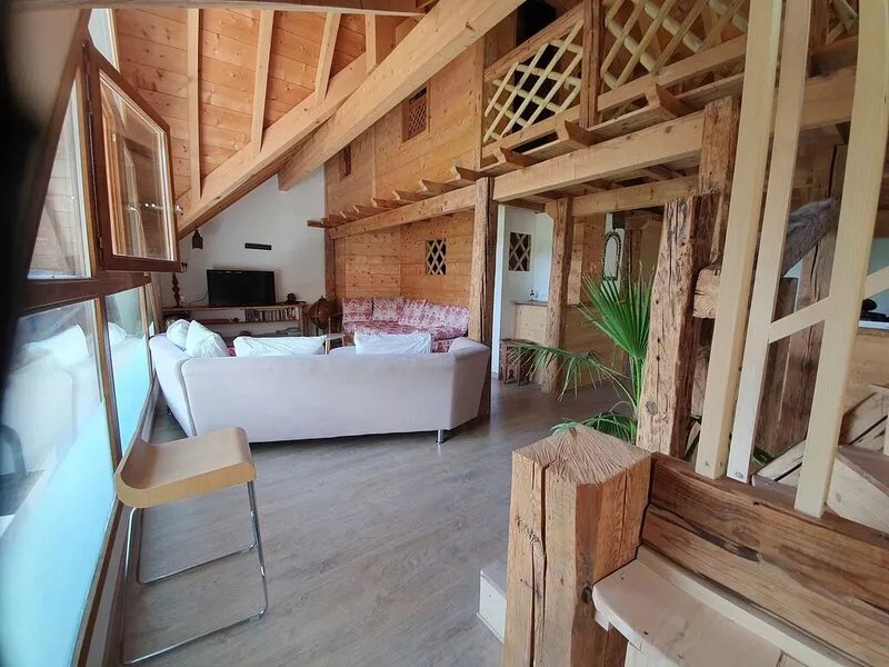 Le Typique Atypique Spacieux 140 m2 au Centre du Hameau de Perroix
