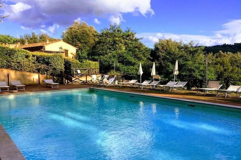 comfortable apartment with private garden in San Gimignano