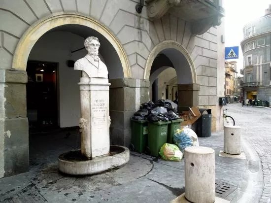 Monumento a Pietro Ruggeri Da Stabello