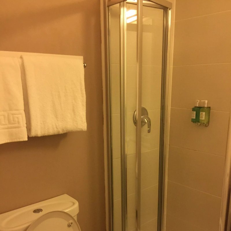 JURYS INN