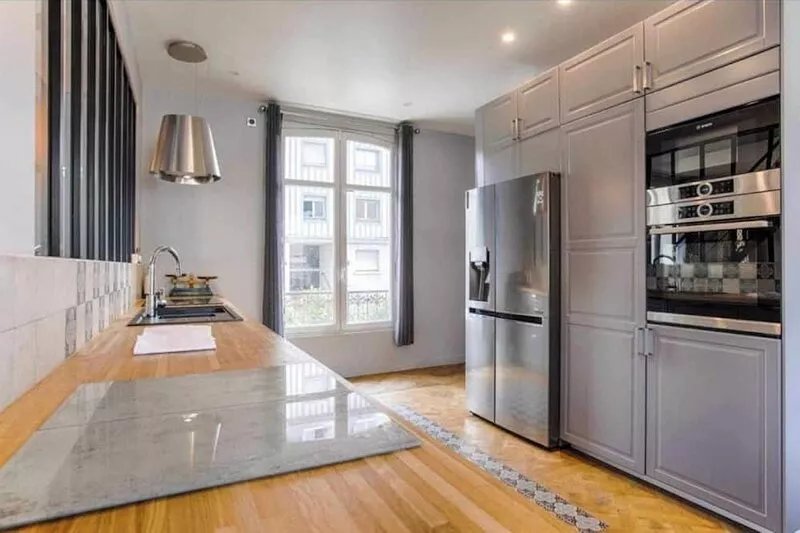 House for 18 people with cinema Place Morny