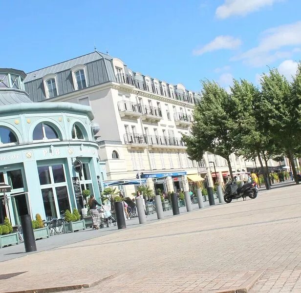 NOVA 7 ~ Disneyland Paris and Val d'Europe for 6 ~