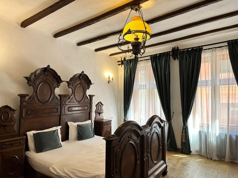 The Throne - M Museum Hotel