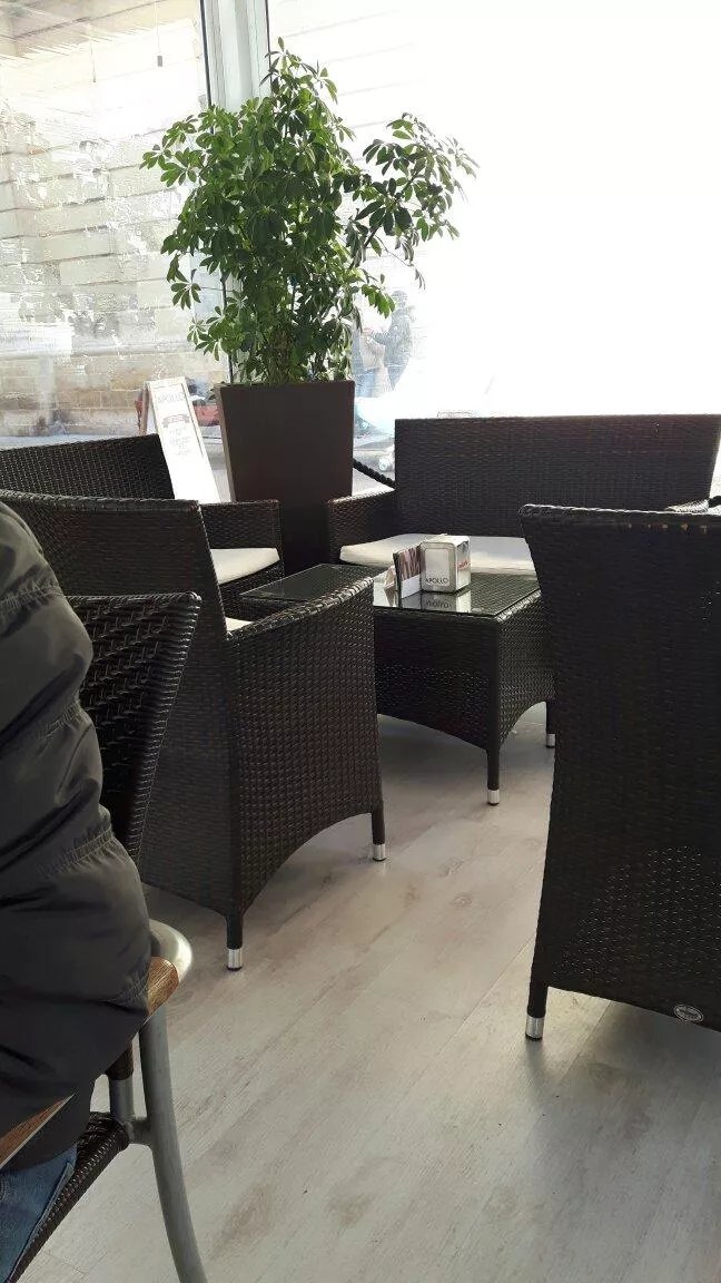 Apollo Cafe'