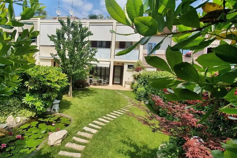 Terraced House-Terraced House CIR (017067-CNI-00036)