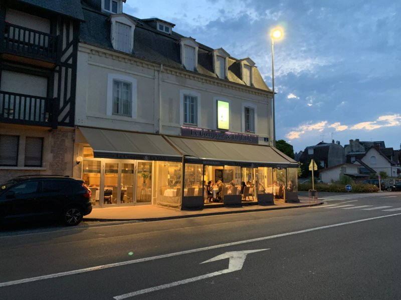 Le Comptoir & La Table