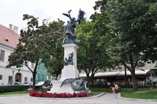 Statue of the Independence War