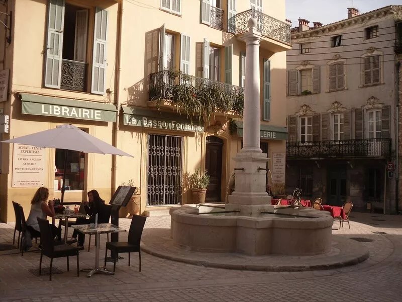 Beautiful apartment with stunning sea views, enormous terrace and communal pool