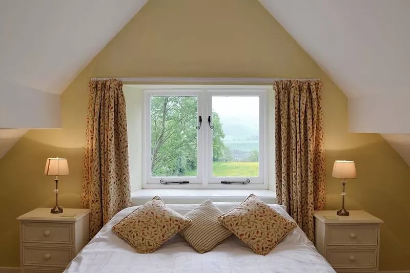 Bamford is in an AONB, with walks from the door, including 14-mile trail round