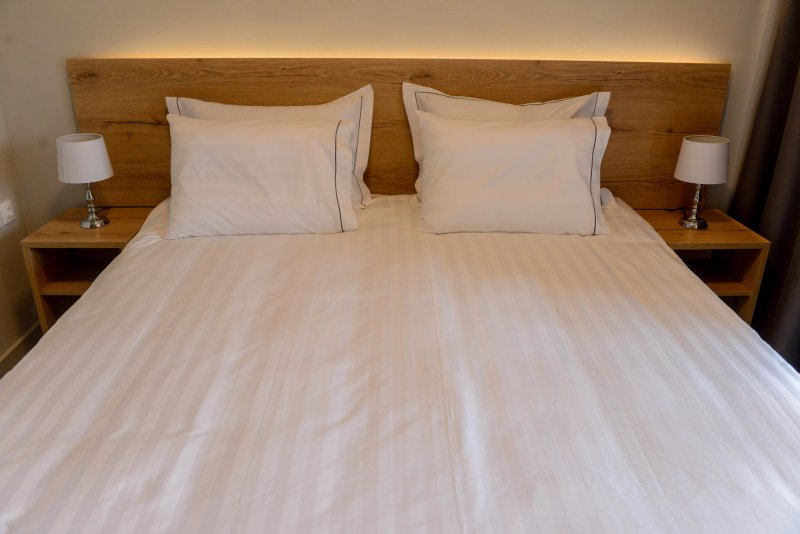 Comfort Suites & Rooms