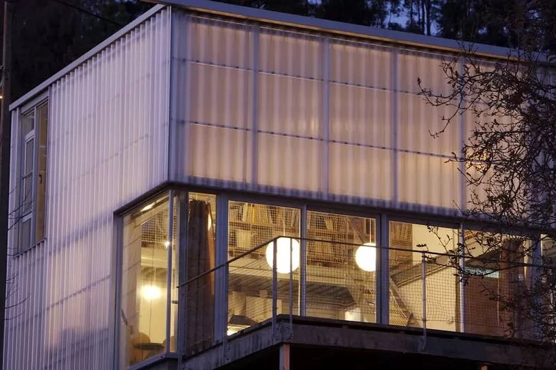 HOUSE IN SANXENXO SUSPENDED AMONG TREES AND WITH SEA VIEWS
