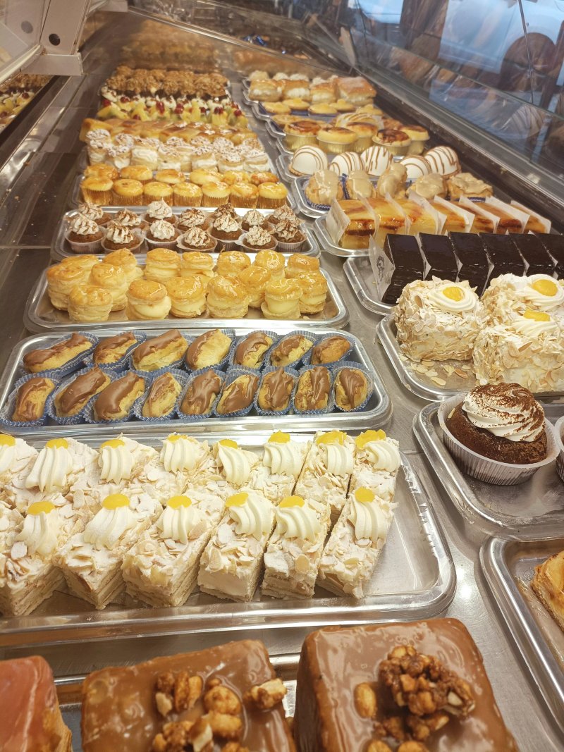 Pasteleria y Cafeteria Miravalles
