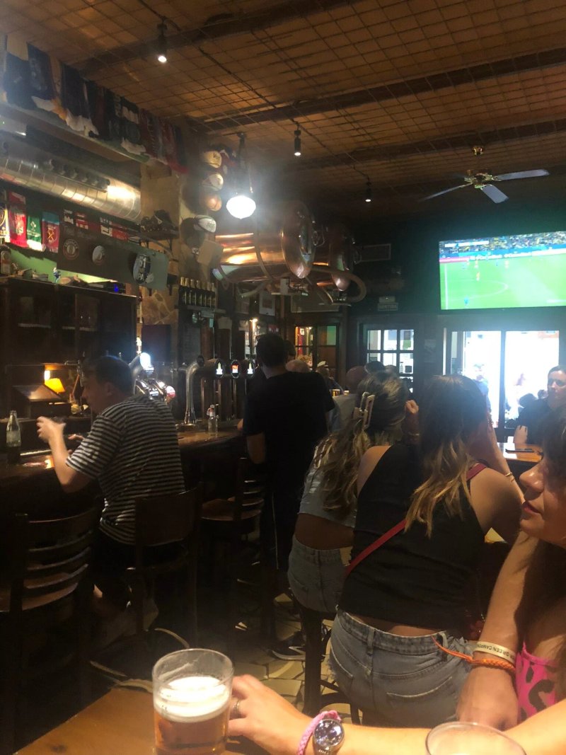 Tres Quarts Sports Bar