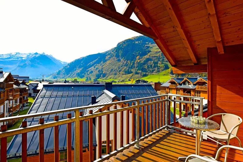 Modern Mountain Penthouse - at the ski slope