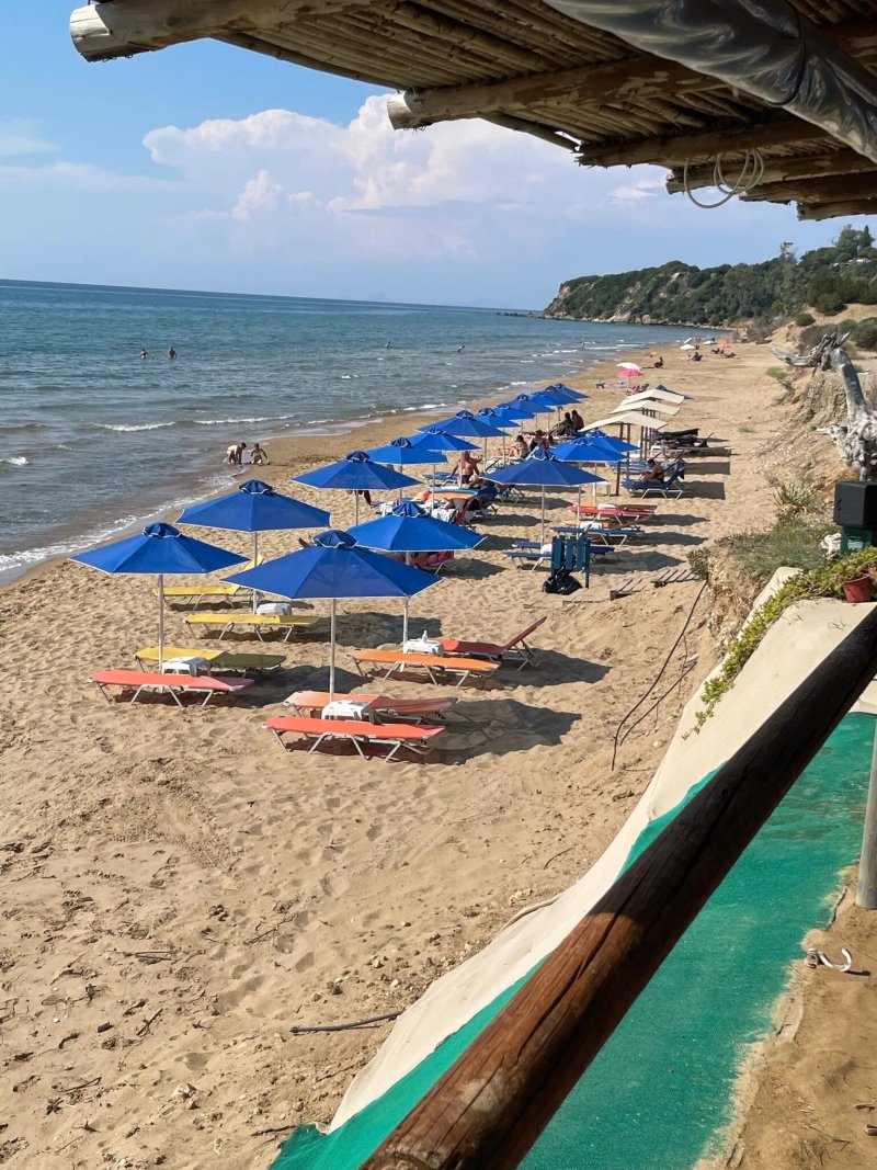 Golden Paradise Kantina Sakis