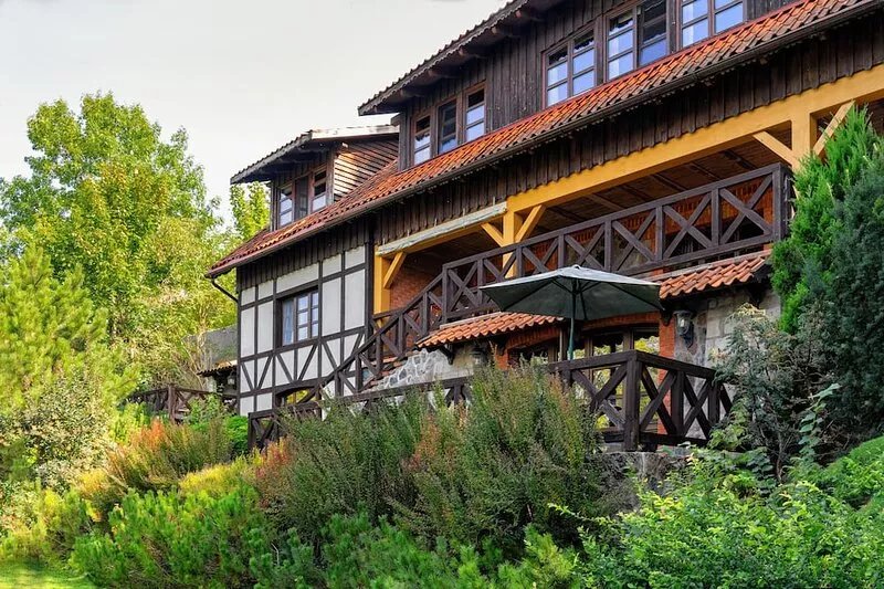 Garden Studio for 2 in lake front villa;  living/sleeping area plus kitchenette