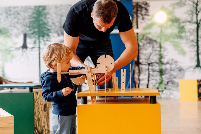 Alles Holz- Kindermitmachausstellung