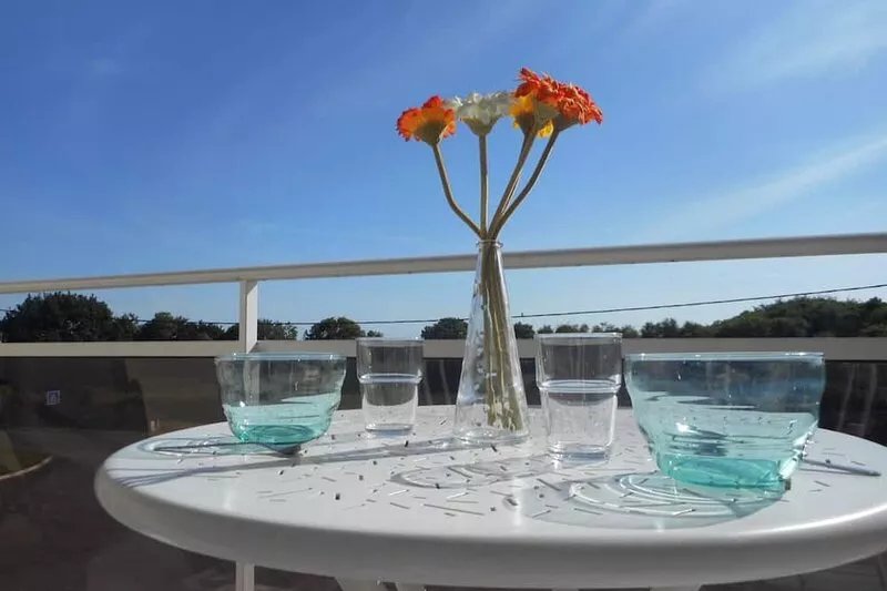 Very spacious loft in Carantec (Finistère), large garden and enclosed parking.