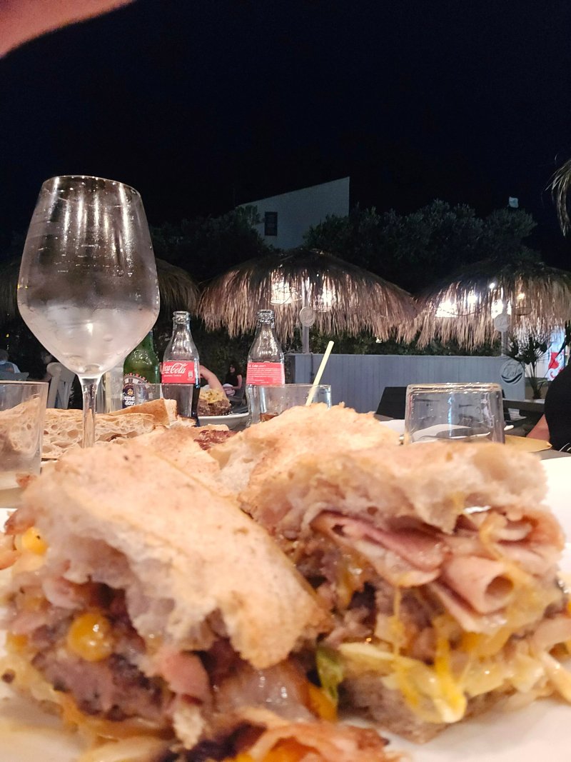 Beach Clab - Restaurant & Follies