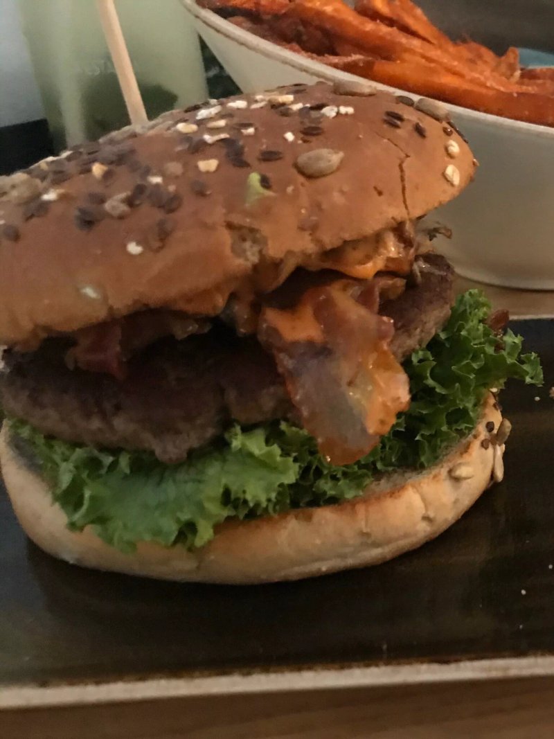 HANS IM GLUECK Burgergrill & Bar