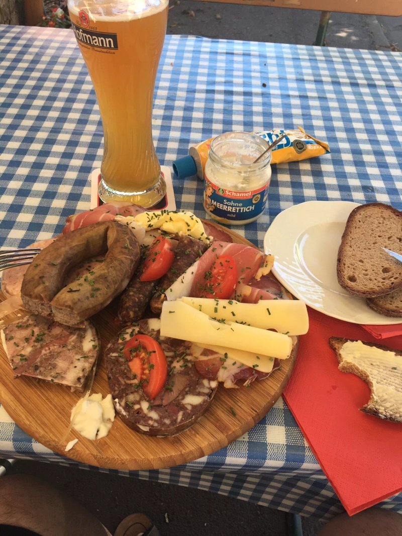 Schwarzer Adler