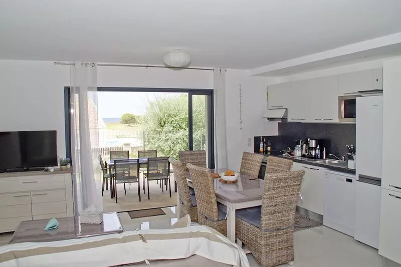 T4 sea view 80 m2, air conditioned, terrace garden of 77 m2, beach 500 meters