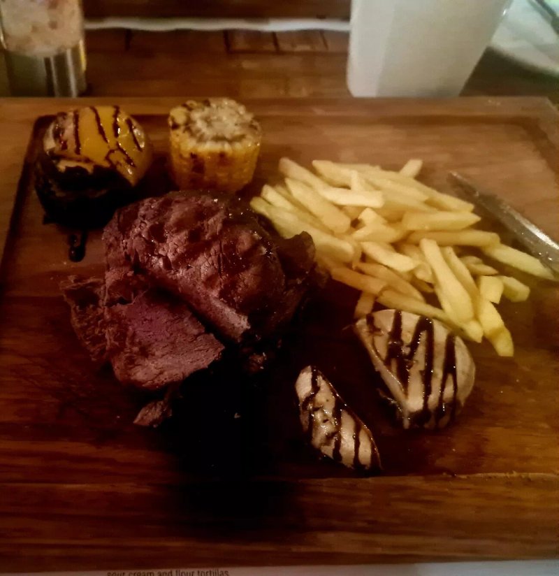Reef American Grill & Sports bar