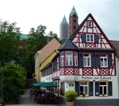Gasthaus Zum Halbmond