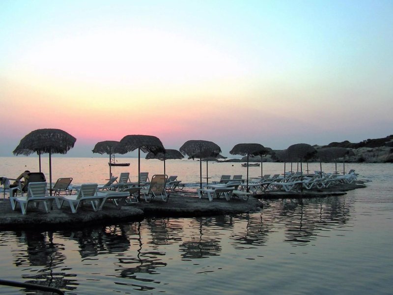 Mavro Lithari Beach Apartments