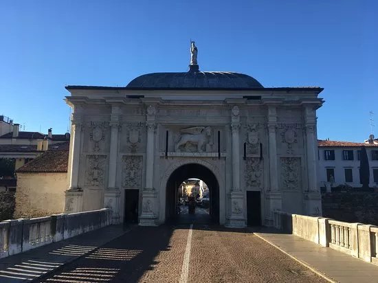 Porta San Tomaso