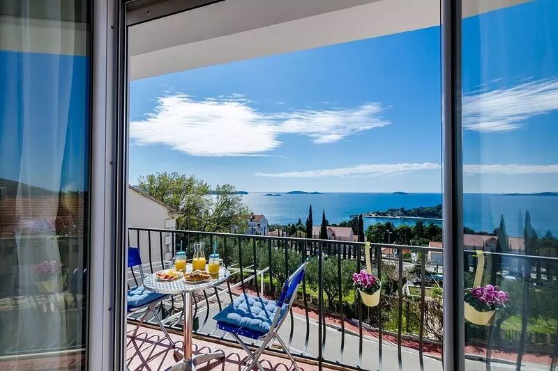 Apartments Knego - Comfort One Bedroom Apartment with Balcony and Sea View