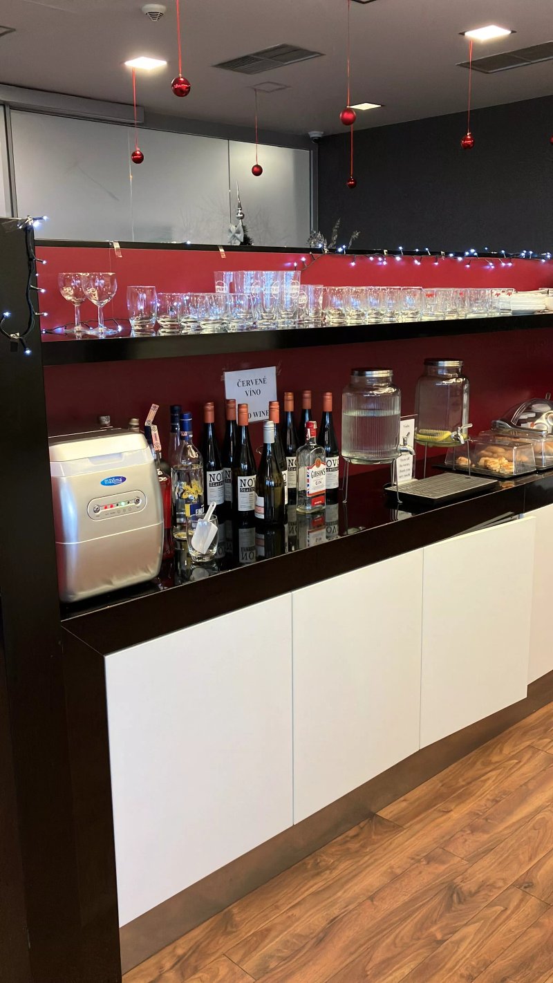 Caproni Bar Bratislava Airport