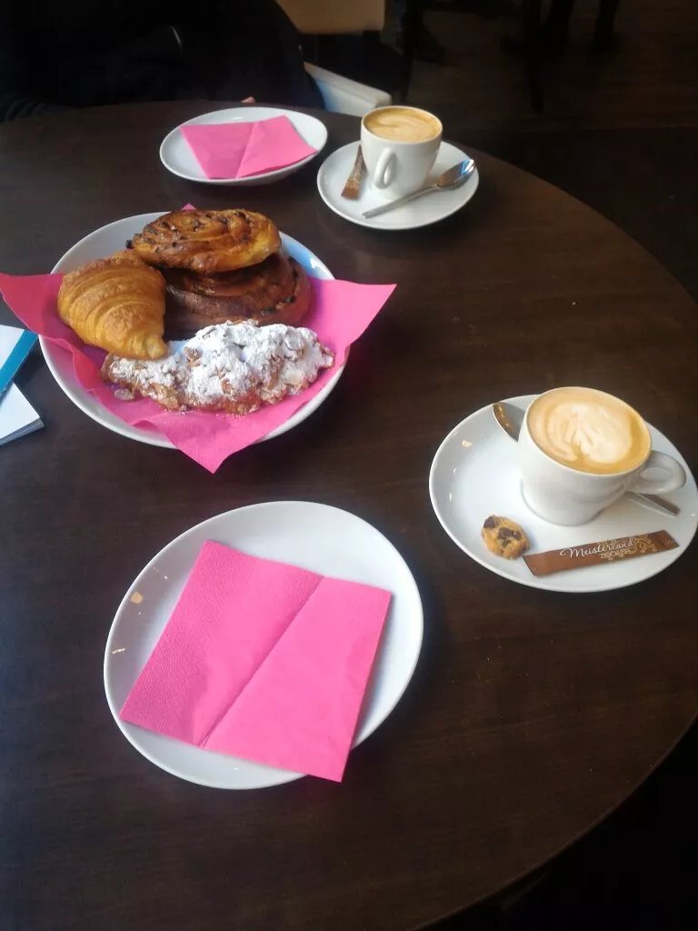 Emoi Patisserie & Cafe