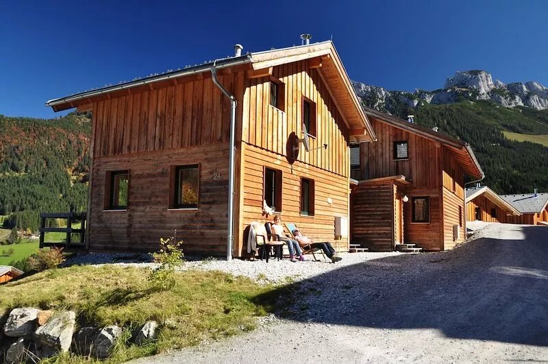 Last minute for Christmas, WiFi, family-friendly skiing,