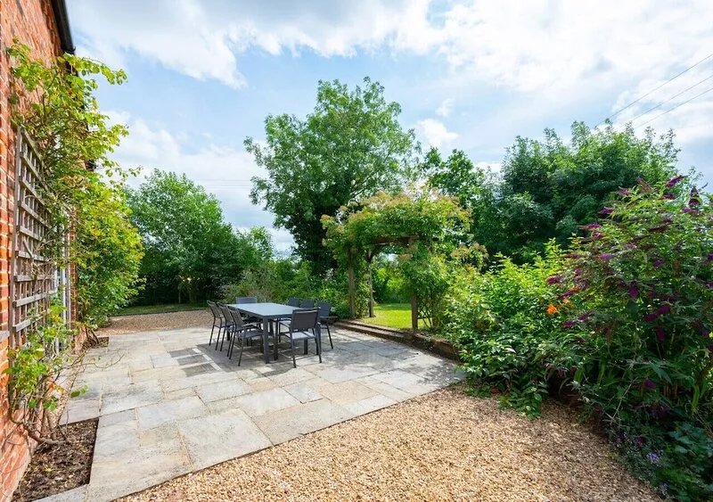 The White House - Five Bedroom House, Sleeps 9