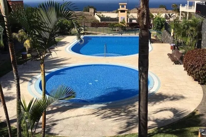 Quiet area, with pool,  fast internet close to Puerto de la Cruz. Pets allowed