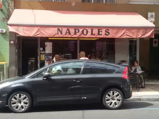 Cafe Bar Napoles
