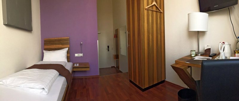 AMH Airport-Messe-Hotel