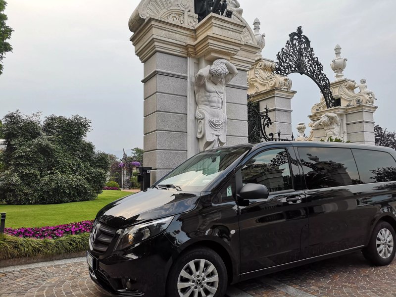 David's Private BlueTaxi Transfers & Tours
