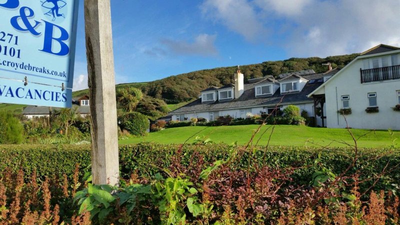 Croyde Breaks Holiday Cottages and Breakers B&B