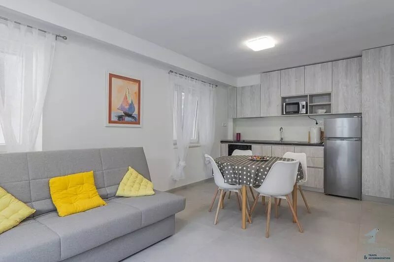Newly built apt in the stone house near the old town, Marina 2