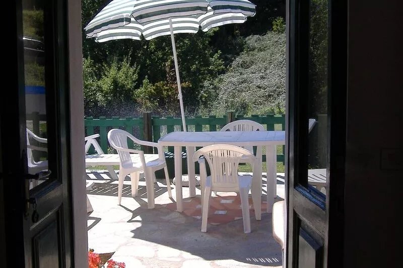 Le Lunghe is a restored cottage in beautiful Tuscany 5 mins. walk to restaurant