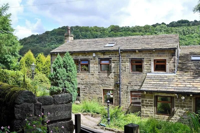 4 bedroom accommodation in Heptonstall, near Hebden Bridge